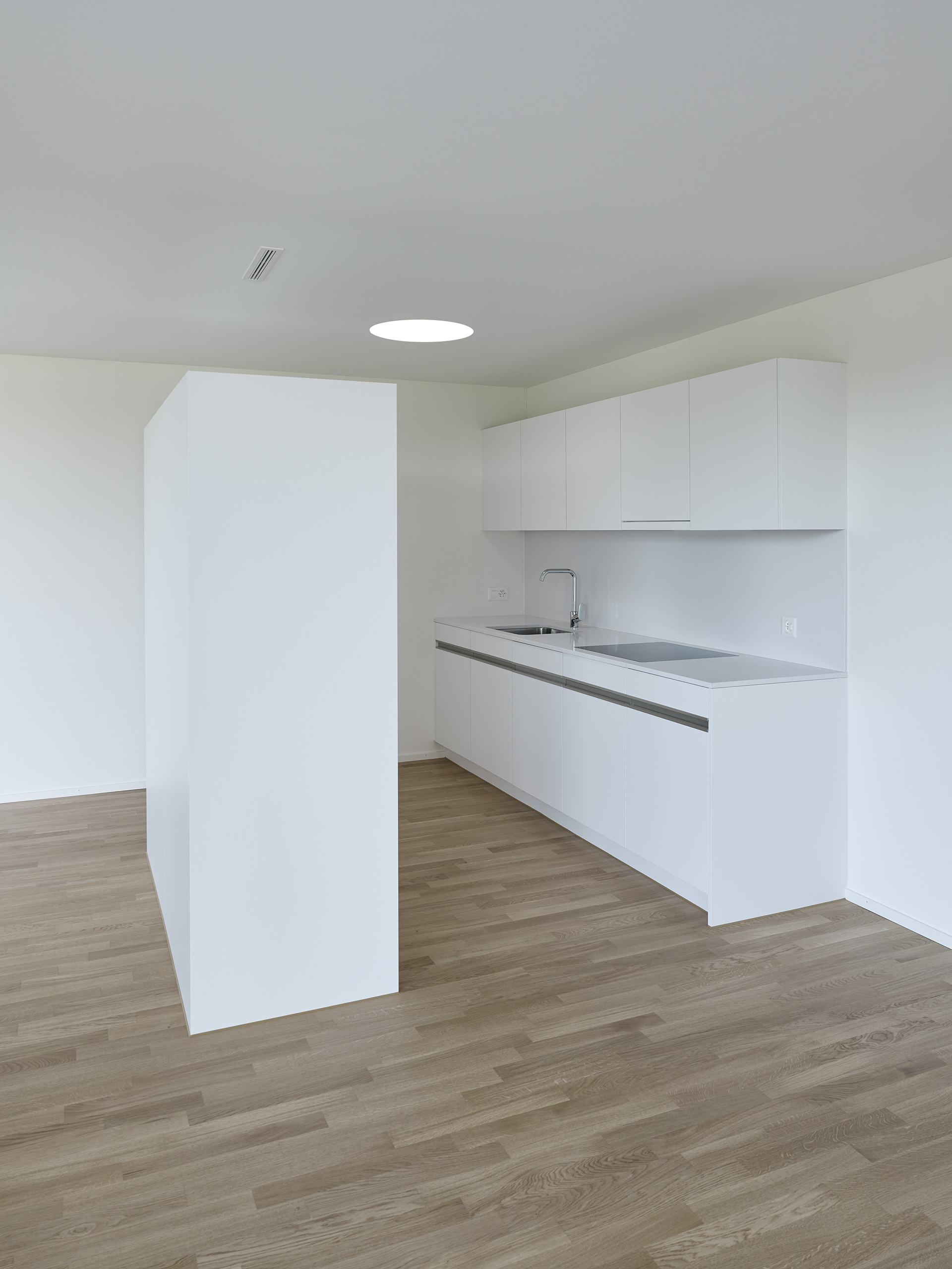 E18686 Alpa 080313 SCREEN